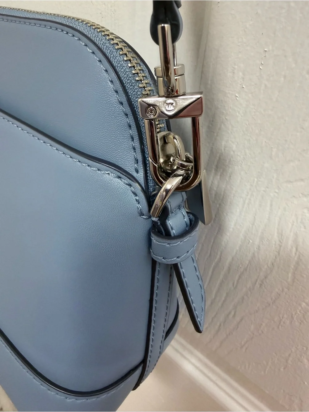 Michael Kors Jet Set Charm Large Dome Crossbody in Light Blue
